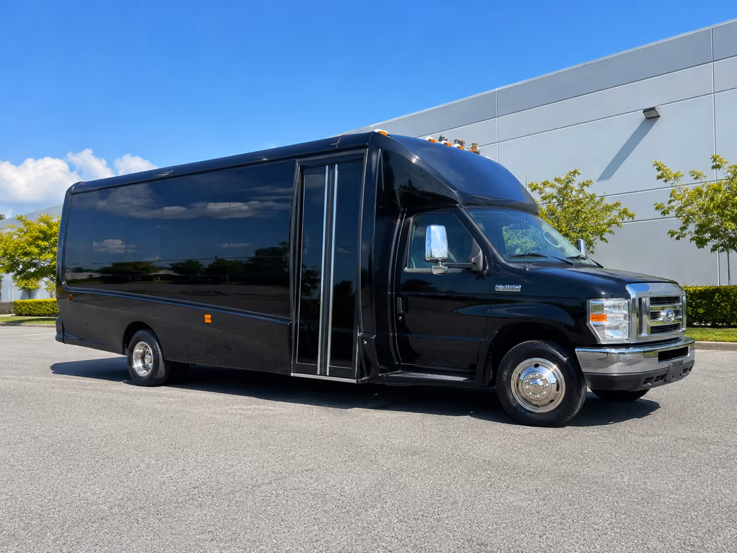 Murrieta Winery Tour & Pub Crawl Transportation party bus exterior